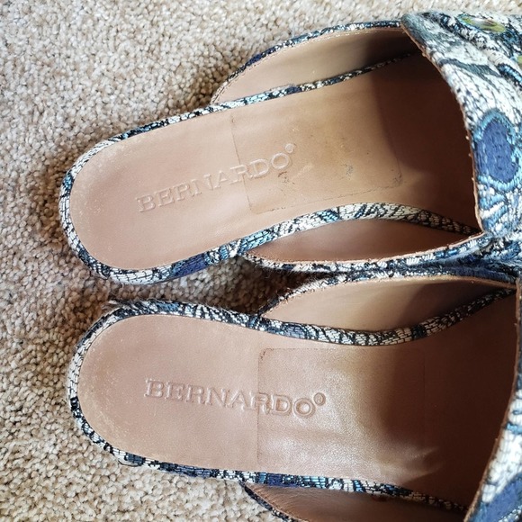Bernardo Boho Blue Floral JEN Mule Size 6.5 - Picture 8 of 10